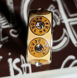 Henri bendel ring 7